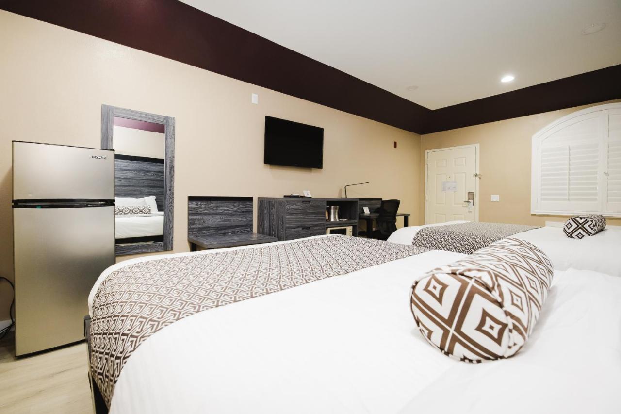 Sapphire Inn & Suites Чаннелвью Экстерьер фото
