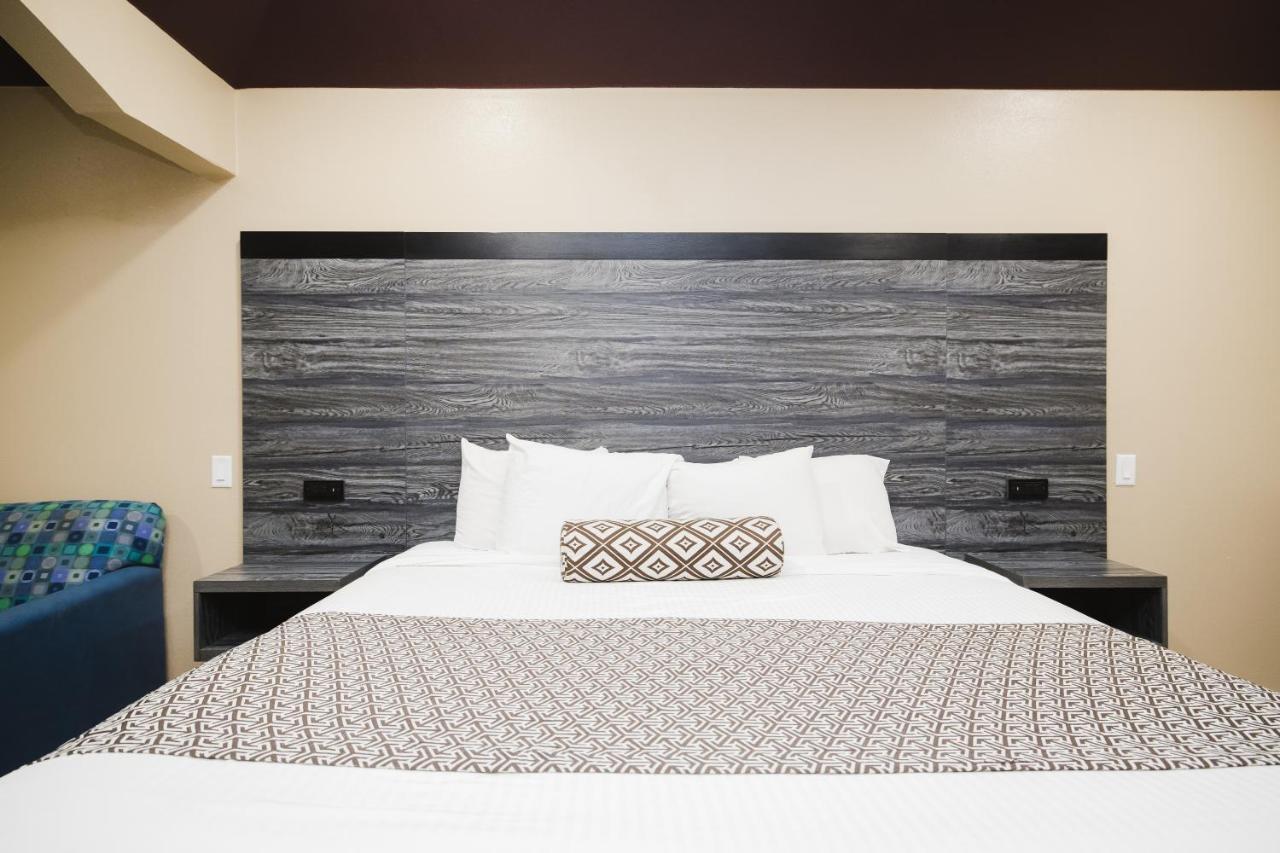 Sapphire Inn & Suites Чаннелвью Экстерьер фото