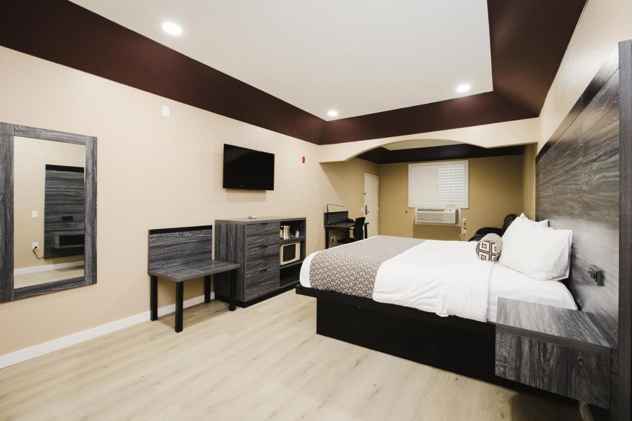 Sapphire Inn & Suites Чаннелвью Экстерьер фото